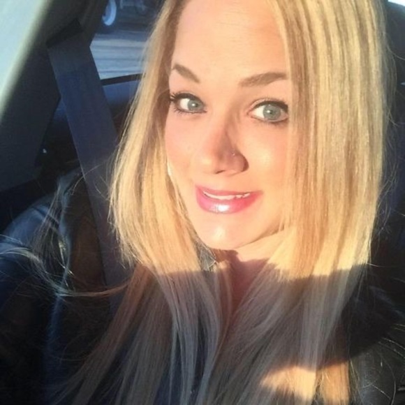 Meet your Posher, Alisha - Picture 1 of 1